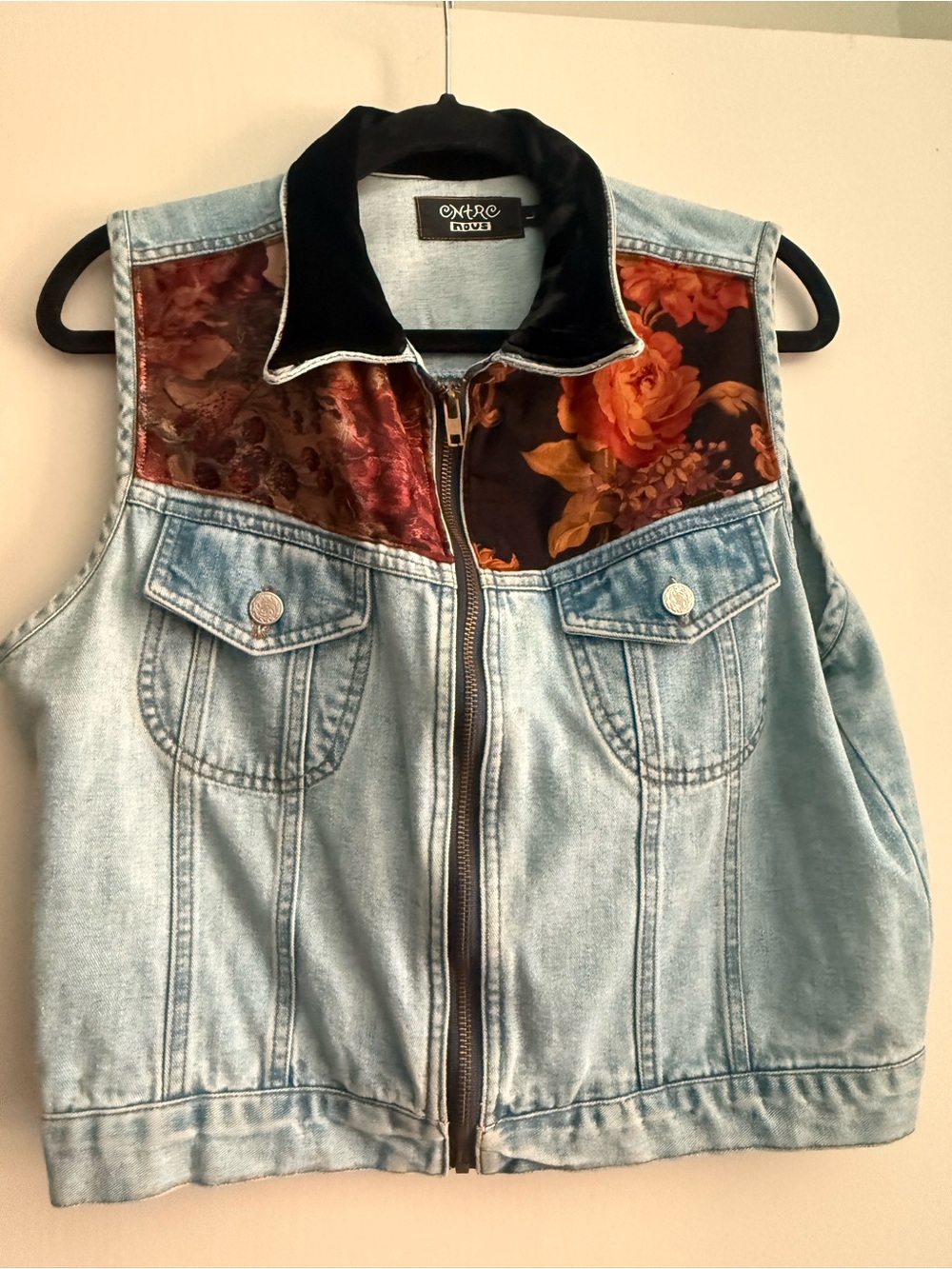 Floral Accent Light Wash Denim Vest - Blue